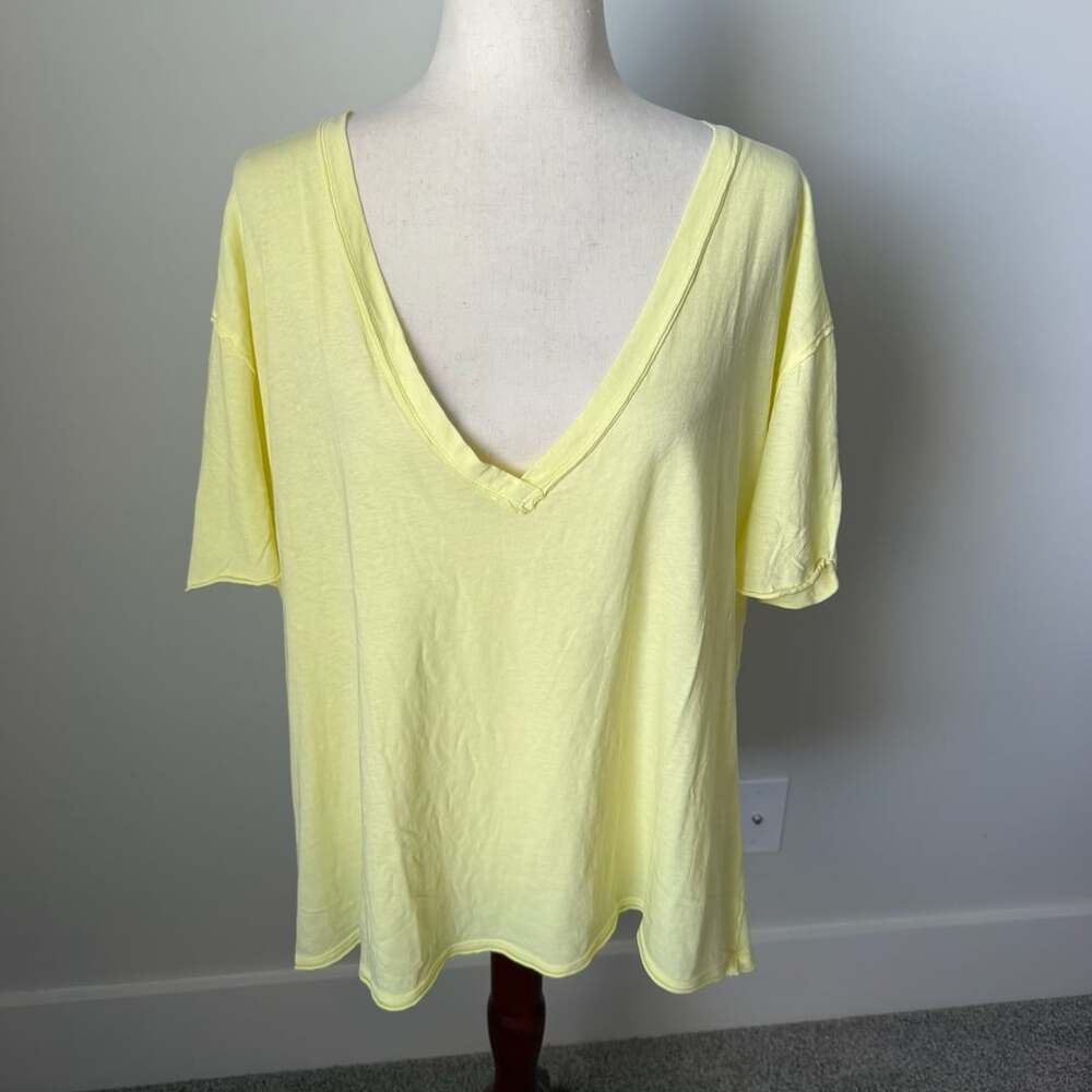 We The Free Nina V-Neck T-Shirt Size M Yellow Cotton Tee